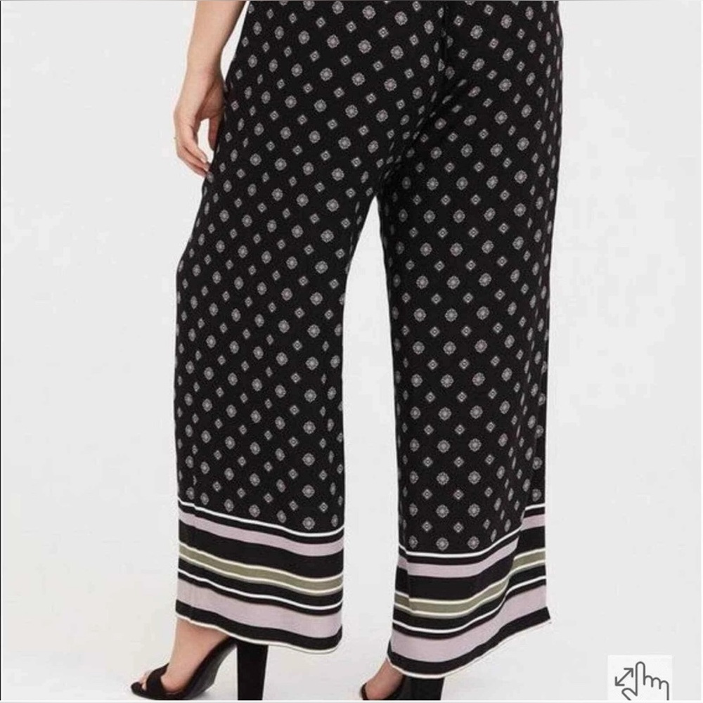 Torrid Black & Lilac Mixed Print Pants Challis Wide Leg Women’s Size 2X